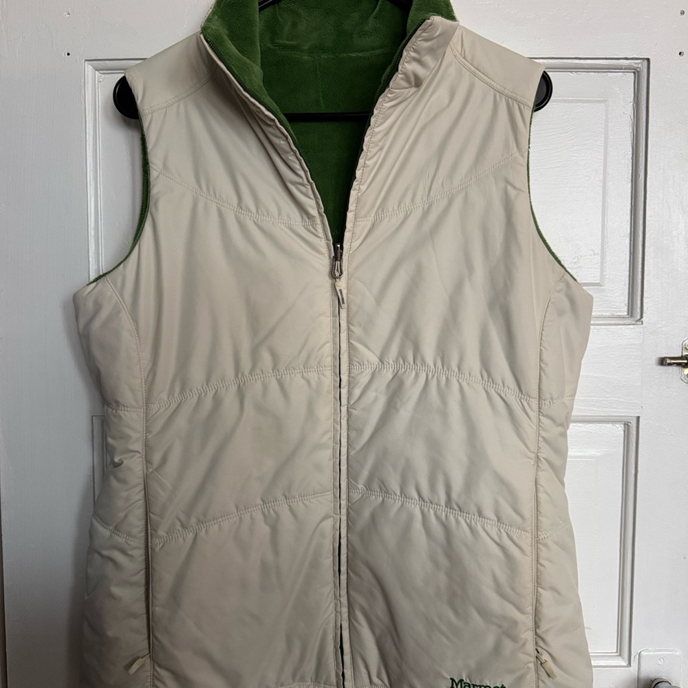 Marmot Women's Reversible Vest in White and Green